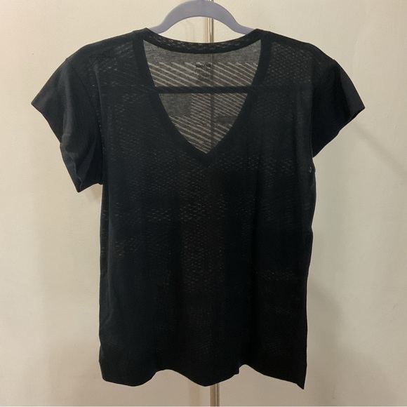 Reebok Black Semi Sheer V-Neck Top Size L - Picture 6 of 6